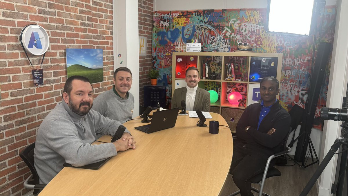 Les Têtes dans le Cloud sont en live !

Au programme :

- Teams fait peau neuve
- La révolution Copilot Studio 
- Copilot Wave 2 ça dit quoi ?
- Microsoft fabric commence à déléguer
- Github mode Low Code activé

📺 Cliquez ici pour nous rejoindre 👉 bit.ly/49L84vo