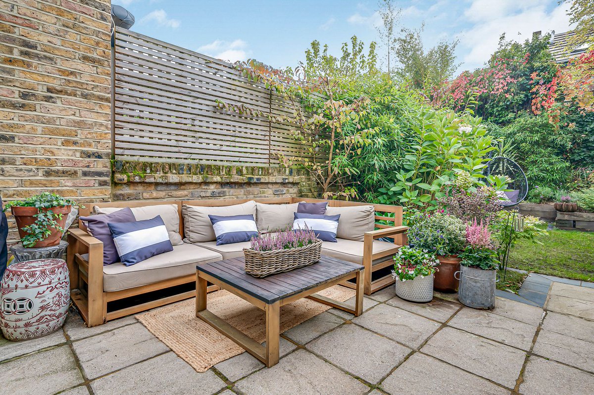 Wow – the most beautifully bright and spacious home☀

📍West Hampstead, NW6
🏡5 bedrooms
🌳South west facing garden
🚉Excellent transport links
💷£2,350,000

See the full listing: bit.ly/4ejUUrq

#kfhproperty #london #westhampstead #NW6  #propertyforsale #rightmove