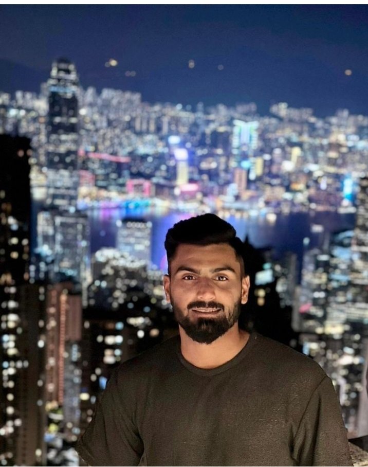 WafaHussaini12's tweet image. Most HANDSOME man on earth...💕
HUSSAIN Tallat..
P:c @HussainTallat12 
#respectable