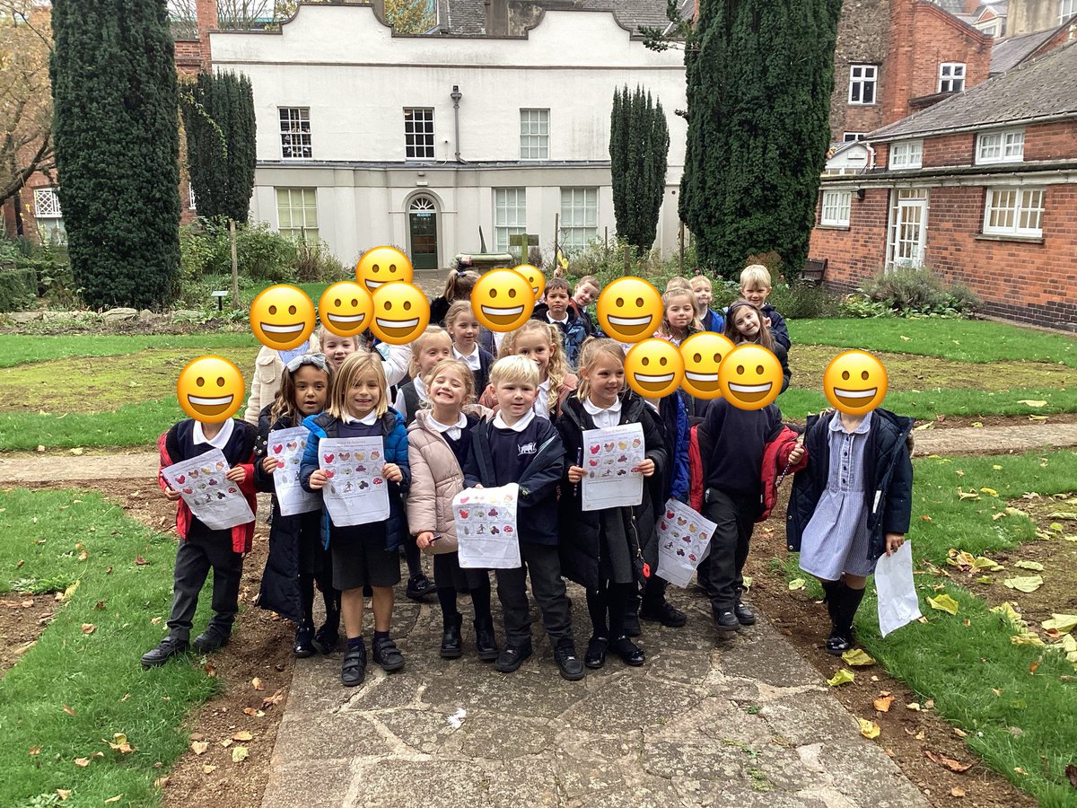 Year 1 had lots of fun visiting Newark’s Houses Museum. They explored a range of past and present toys and discussed what each toy was made from and how this has changed over the years. After that, they really enjoyed looking around the museum and its gardens.