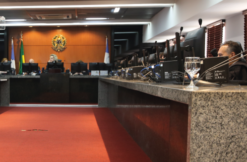 TRT6_PE's tweet photo. A partir da próxima segunda (11/11), as salas do Pleno e das Turmas do TRT-6 passarão por reformas. No período das obras (30 dias), as sessões de julgamento terão regras temporárias de funcionamento. https://t.co/IkZvu1qyaz https://t.co/7oG93zziFU