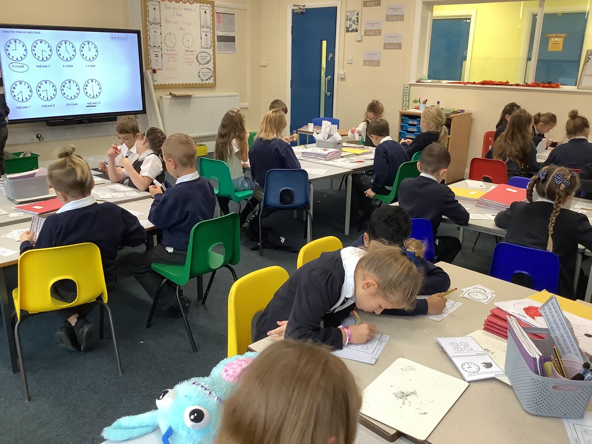 Year 2 are having a BRILLIANT maths lesson today learning o’clock and half past. Miss Ryan is a very proud teacher this morning!