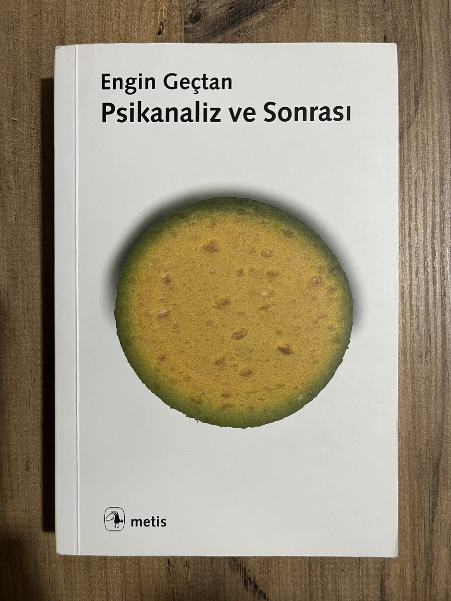 “Âşık olmak kolaydır. Oysa gerçek sevgi, yaşam boyu sürdürülen ve birbirini giderek daha iyi anlamayı, yaşam sorunlarını giderek artan bir biçimde paylaşmayı ve birlikte çözümler aramayı içeren bir olgudur.” s.292