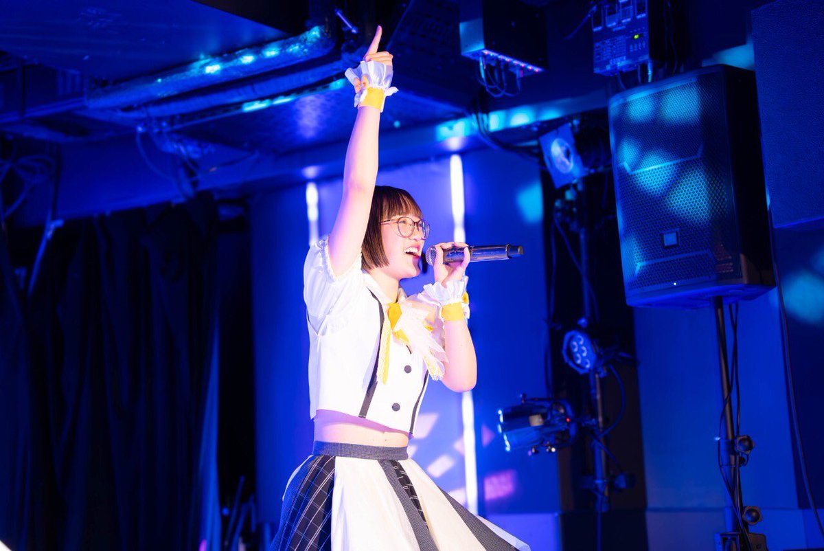 bf_hmitsuki's tweet photo. すぅちゃんの生誕祭の時ね、写真撮ってくださる方がいて、すごい綺麗に撮れてから載せちゃう♡
マイクの持ち方にはこだわりあり！ https://t.co/BZX8fCGRiQ