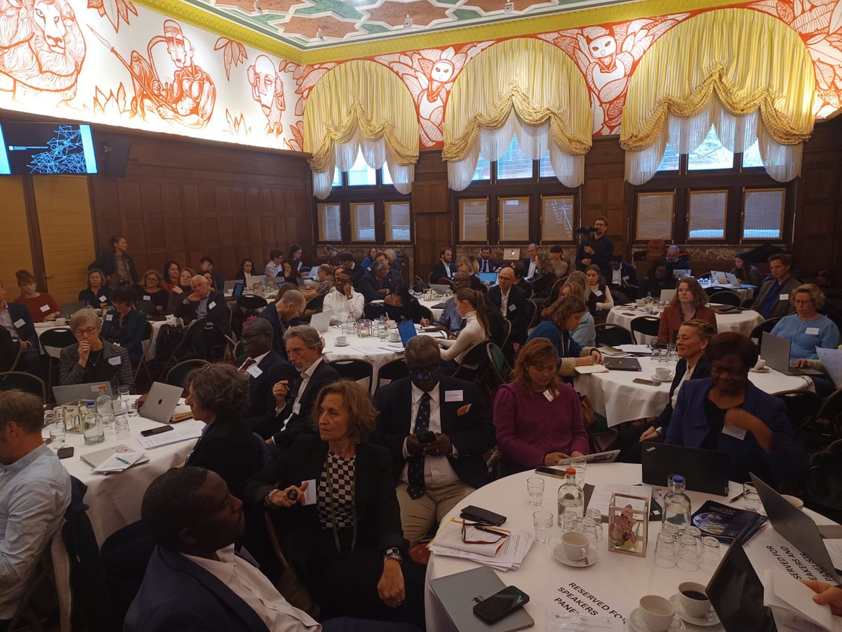 🔛 Fantastic panel debate, followed by thought-provoking questions from the audience to the panelists, addressing now the relevance of the #AfricaCharter for Africa-Europe partnerships in re-balancing the global science ecosystem through #transformative research collaborations.