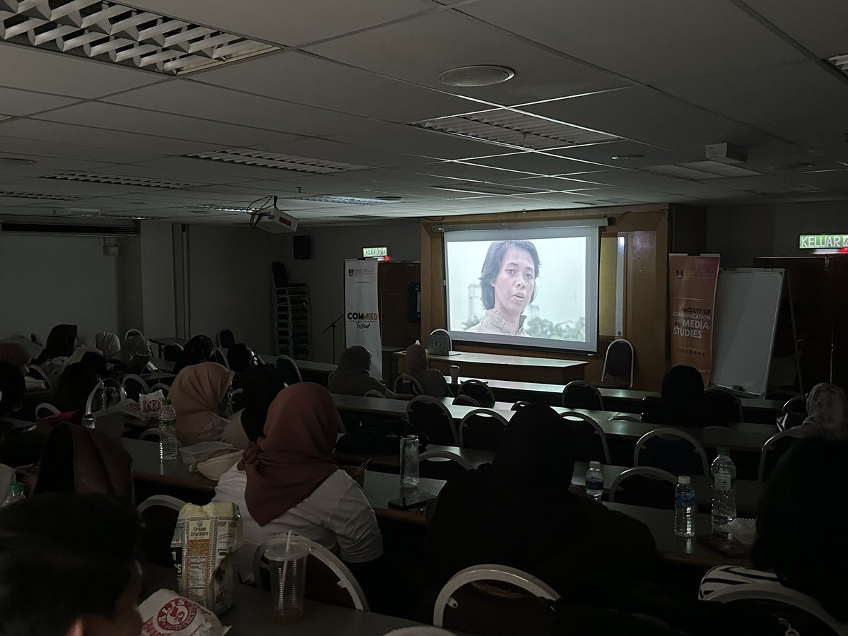 tejamohmad's tweet photo. Selepas 38 tahun, filem nostalgia "Kembara Seniman Jalanan" direstorasikan dari layar yang suram ke dunia yang penuh warna oleh SIAR.
#commed2024
#retrocontent
#journiefication
#digitaljournalism
#masscomm
@JRN500
@uitmmasscomm72 https://t.co/cWMp9gVZCx