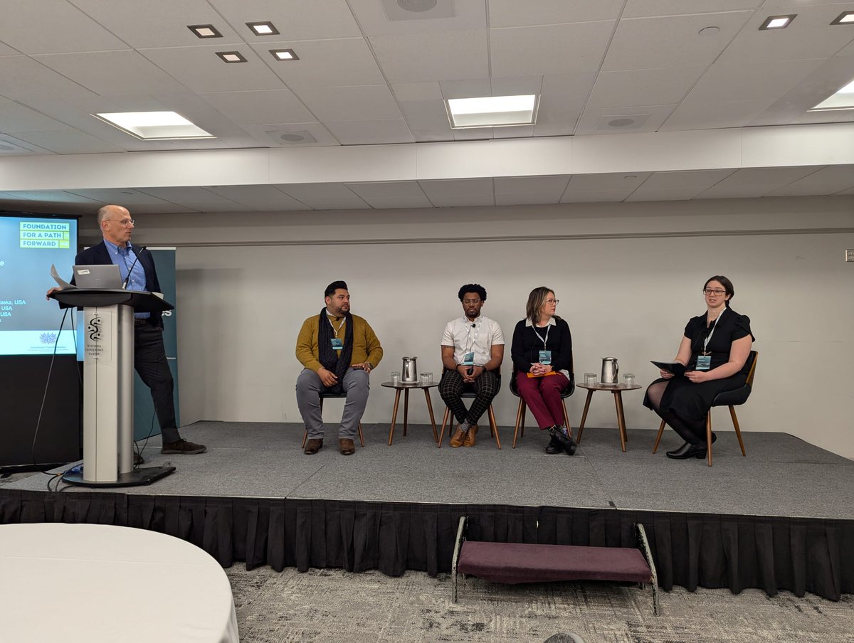 Strong_Cities's tweet photo. Local leaders from @Fairbanks_NSB, @CityofBend, @CitySanLeandro &amp; @CityFlinFlon discussed unique challenges they are facing, but with fewer resources than larger cities to address hate, #disinfo &amp; other threats to social cohesion and threats against city officials. 9/ https://t.co/QoA1Lufybh