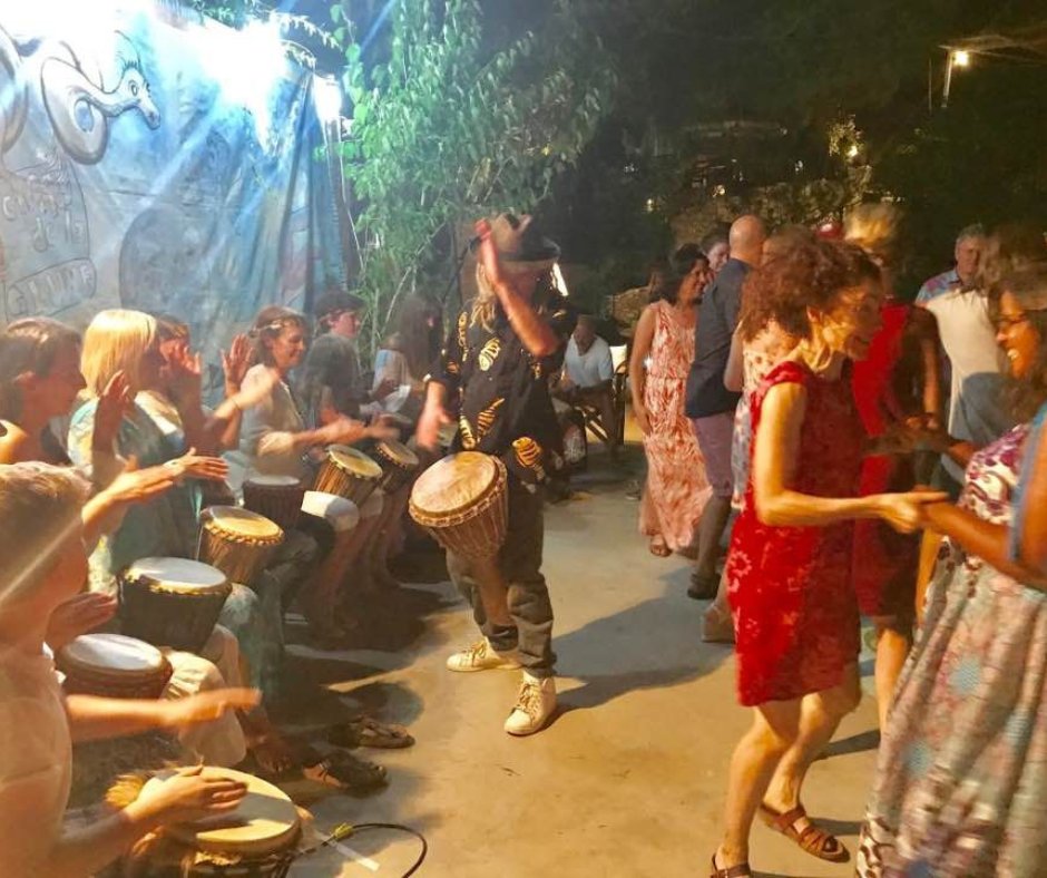 🎨 Day 3: Gratitude in Creativity 🎨
Today, we’re embracing creativity as a path to gratitude. Any creative pursuit can help us enter a flow state, letting us fully appreciate life’s beauty. 🌟
#CreativeGratitude #SkyrosCreativity #SkyrosHolidays