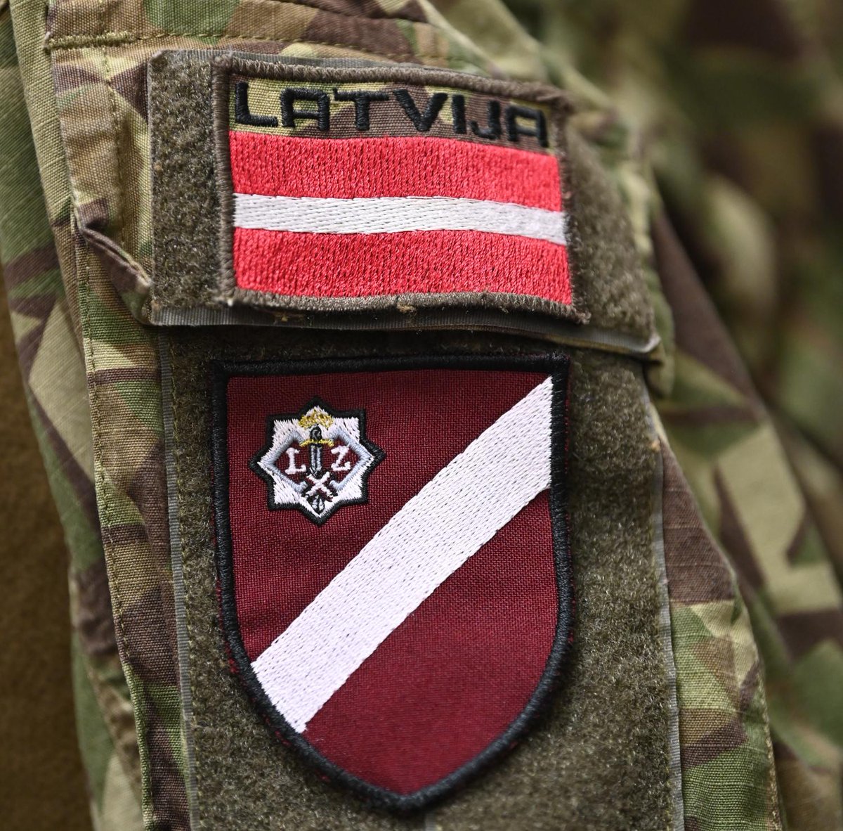 11. novembrī organizējam akciju “Lepojos būt sardzē par Latviju”, tās laikā zemessargus aicinām ierasties darbā formas tērpā. Vairāk par akciju lasi - zs.mil.lv/lv/zinas/11-no…