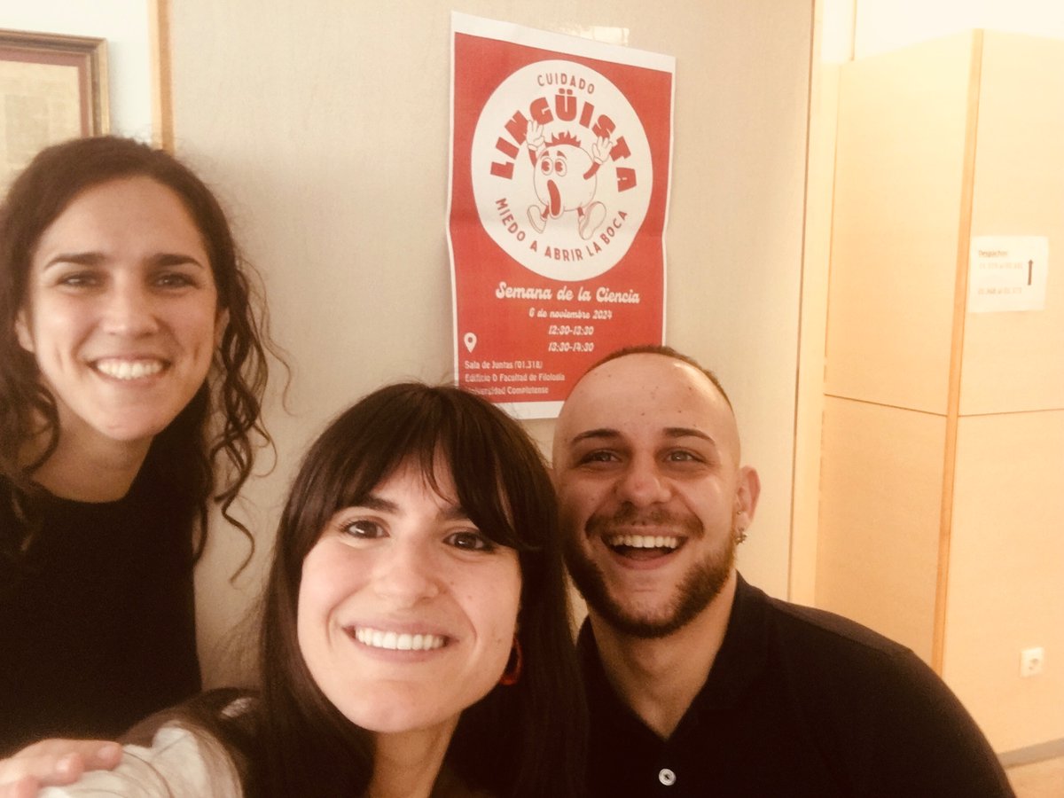 chacunin's tweet image. Celebrando la 📈📑 Semana de la Ciencia 👩🏼🔬 en la Facultad de Filología 👩🏽💻 Sí, sí. ¡Cuidado, lingüista! ¡Miedo a abrir la boca 🙊👄 ! Con @bmartingascon1