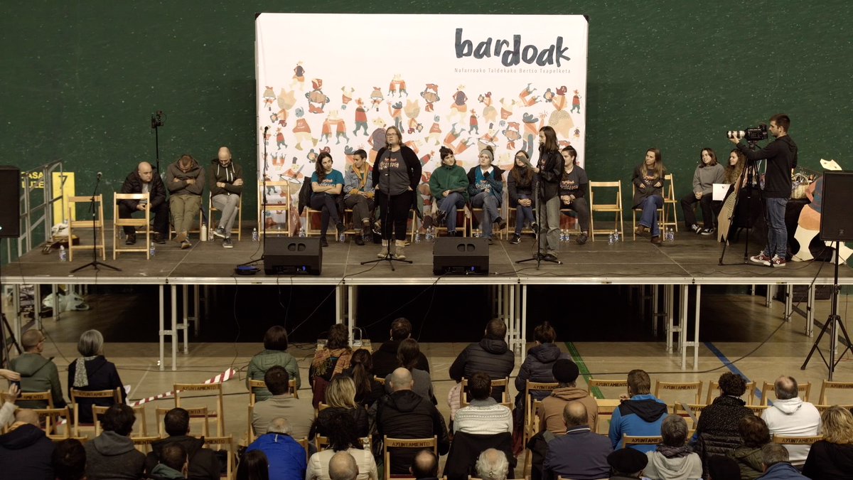 Martinek berak abestutako Gorritiko bertso afariko bertsoaldiak eta Garesen jokatutako Bardoen finala errepasatuko ditugu larunbateko programan