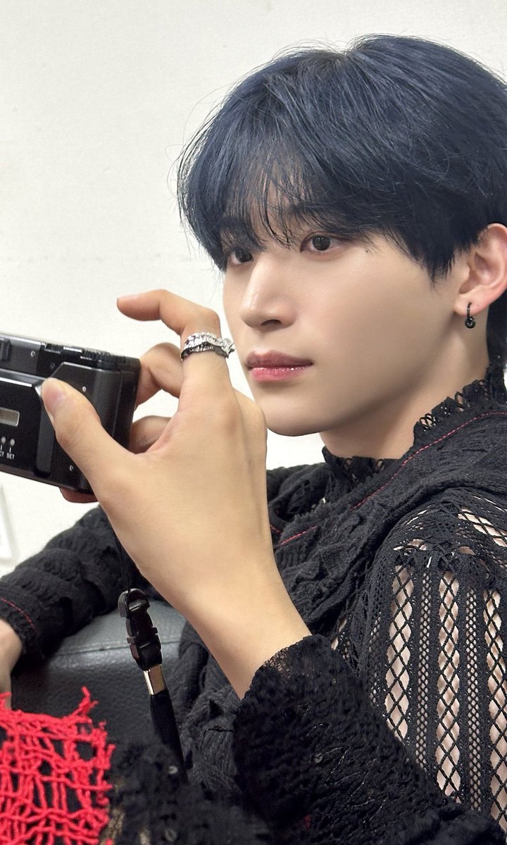 귀도 안 뚫은 순정 왼이라 좋음
이런애들이 찐 ㅂㅌ일 가능성 다분함