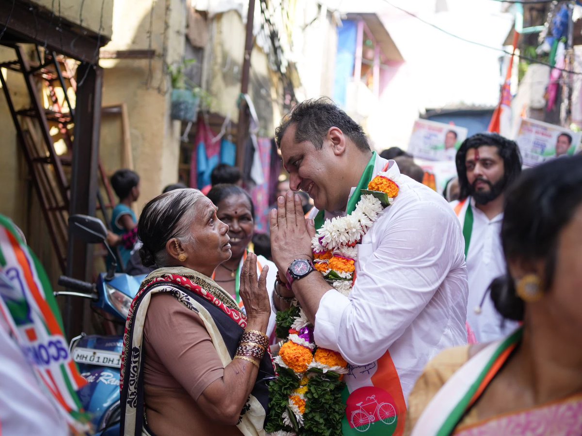 HiraDevasiINC's tweet image. आज कोलाबा विधानसभा क्षेत्र के गीतानगर में चुनाव प्रचार के दौरान वहाँ के बुजुर्ग महिलाओं,बहनो,बच्चों एवं युवा साथियों का भरपूर प्यार और समर्थन मिला ।
गीतानगर वासियो का खूब खूब आभार ।
#colaba #AssemblyElection2024 #mumbai