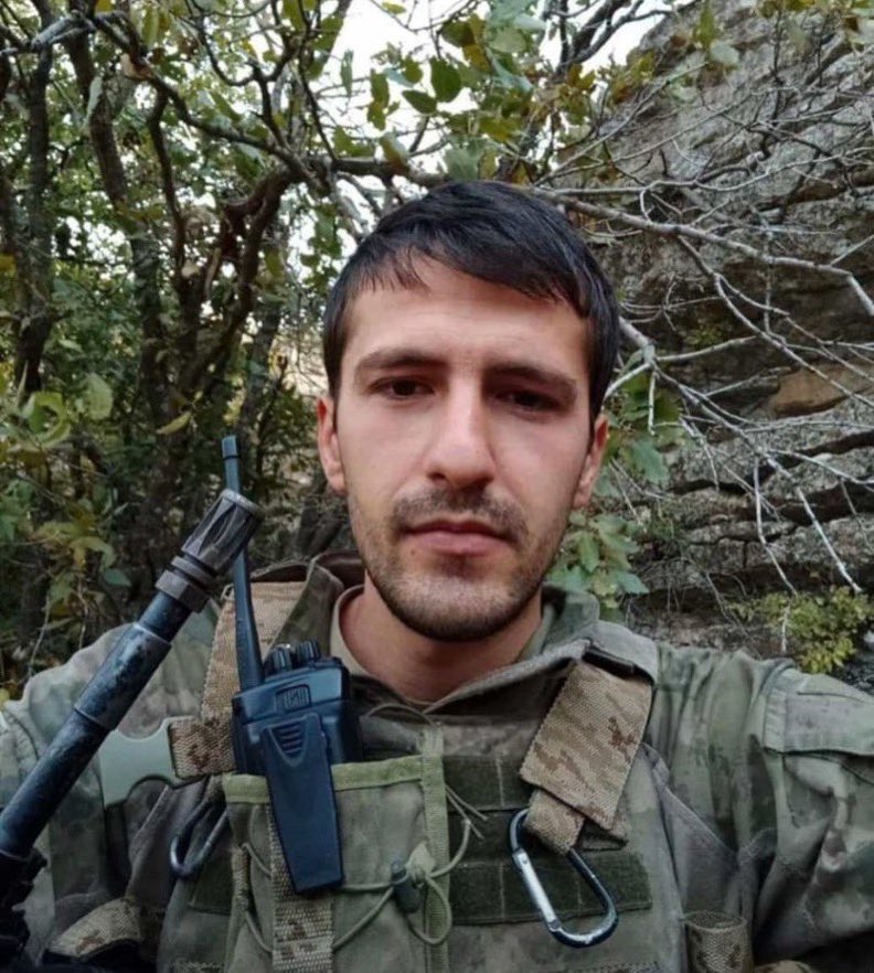 Vatan uğruna can verenler ölümsüzdür!

🇹🇷Şehit Tabip Teğmen Hulusi Elçi.