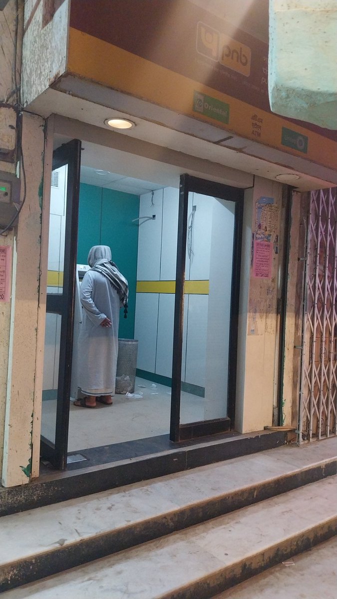 SANATANCHATTERJ's tweet photo. PNB ATM Counter at Sheakhala with no Security,  no AC, maximum lights are in non working, even a foot mat is missing &amp; lastly most most unclean atm counter of this area. Code- 01033720.@pnbindia @RBI @FinMinIndia https://t.co/wR4BHdnEI9