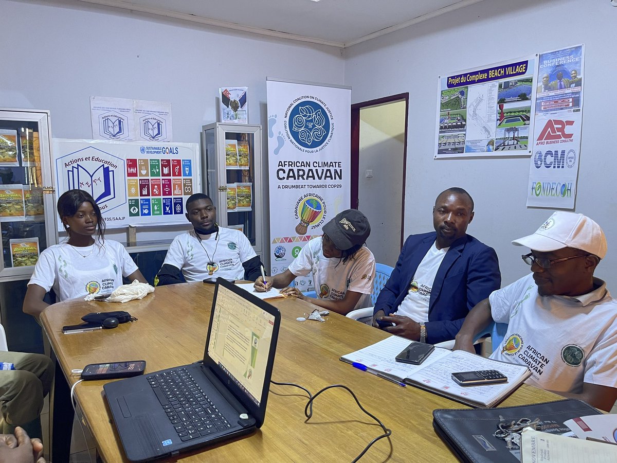 On October 31, a community dialogue in Bafoussam enabled young people to share their climate priorities as part of the Tambour Battant Caravan for Climate Justice. It's time to act for a sustainable future! #Climate #Youth #COP29 #ClimateAction