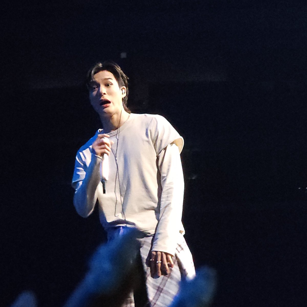 what the hell did he see😭😭😭