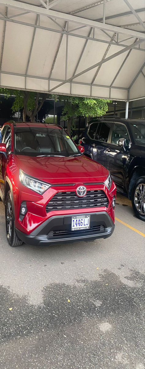 TOYOTA RAV4 STOLEN 
From Weymouth Drive, Kingston

If seen call 876-590-0461 or 876-275-2895

PLEASE REPOST