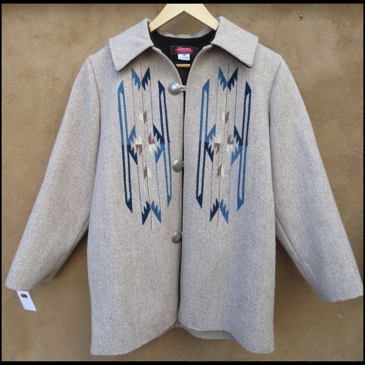 Winter has come fast here in Northern New Mexico!
If you're looking for a statement piece for your winter wardrobe, we have beautiful Chimayo coats in stock!

You can find it here:
ow.ly/KHzy50U0VZo
