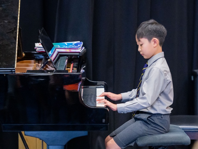 aldwickbury's tweet photo. Well done to all the boys who took part in this week's informal concert! 👏

Boys have the opportunity to receive individual tuition in a wide range of instruments as well as an impressive selection of music ensembles to participate in. 🎹🎻🎤🎺 https://t.co/rkpgH2bRm4