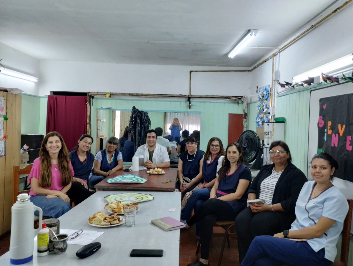 <a href="/MuniPergamino/">Muni Pergamino</a> en la primer MESA DE DIÁLOGO, temática "Creciendo con Bienestar" del Programa Federal de Estado Abierto.
🟡Nota👇
noticias.pergamino.ar/2024/11/05/per…
🟡Mirá la iniciativa completa👇
argentina.gob.ar/iniciativas-se…
<a href="/GobAbiertoLocal/">GobAbiertoLocal</a> <a href="/innovacionar/">Secretaría de Innovación, Ciencia y Tecnología</a> <a href="/AnaDISanto7/">Ana DI Santo</a> <a href="/silvanapirchi/">Silvana Pirchi</a> 
#innovación