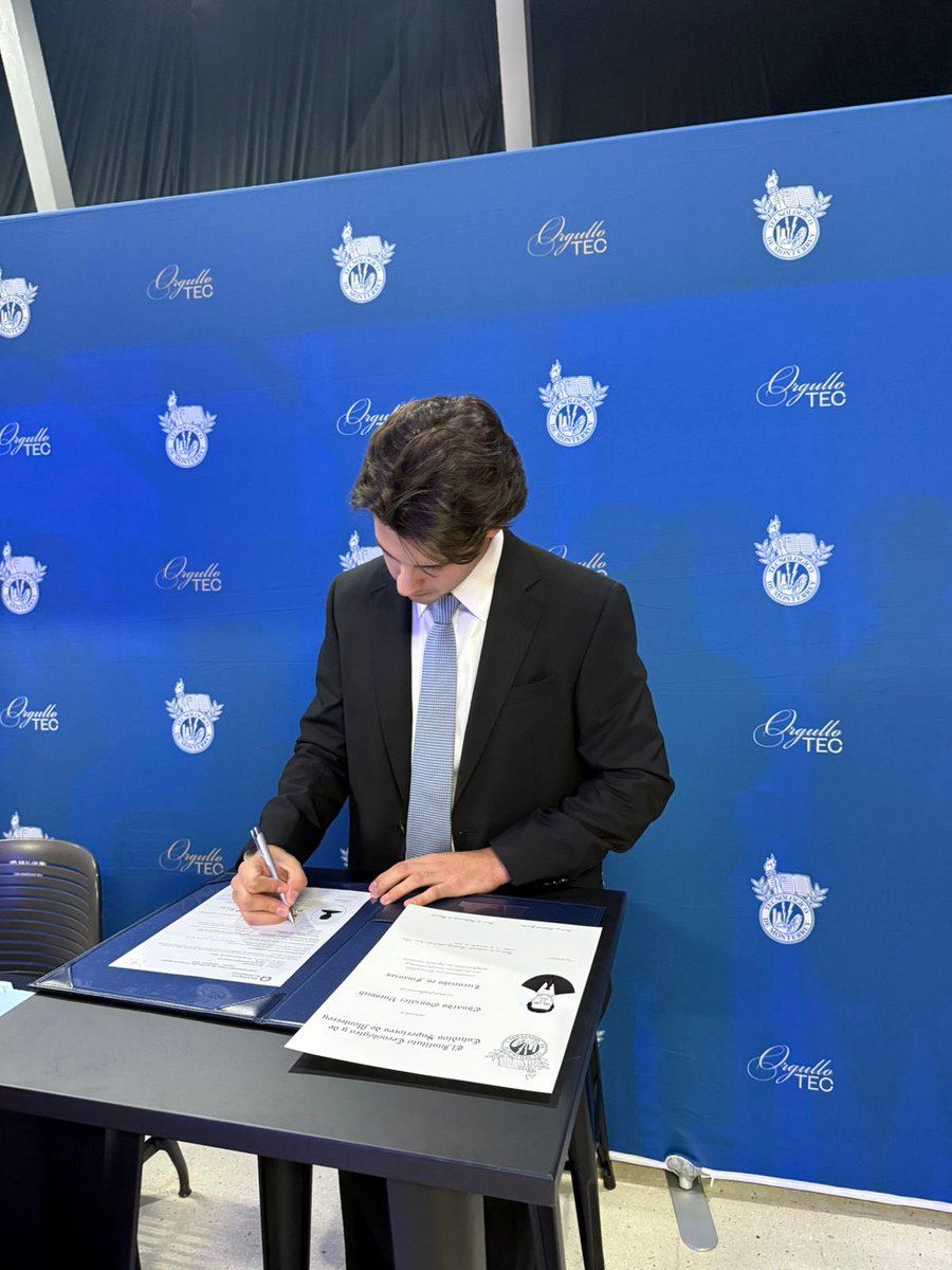 No me gusta presumir pero esto si es para hacerlo  <a href="/eduardogonzvuco/">Eduardo Gonzalez III</a>   #mijos #orgulloso