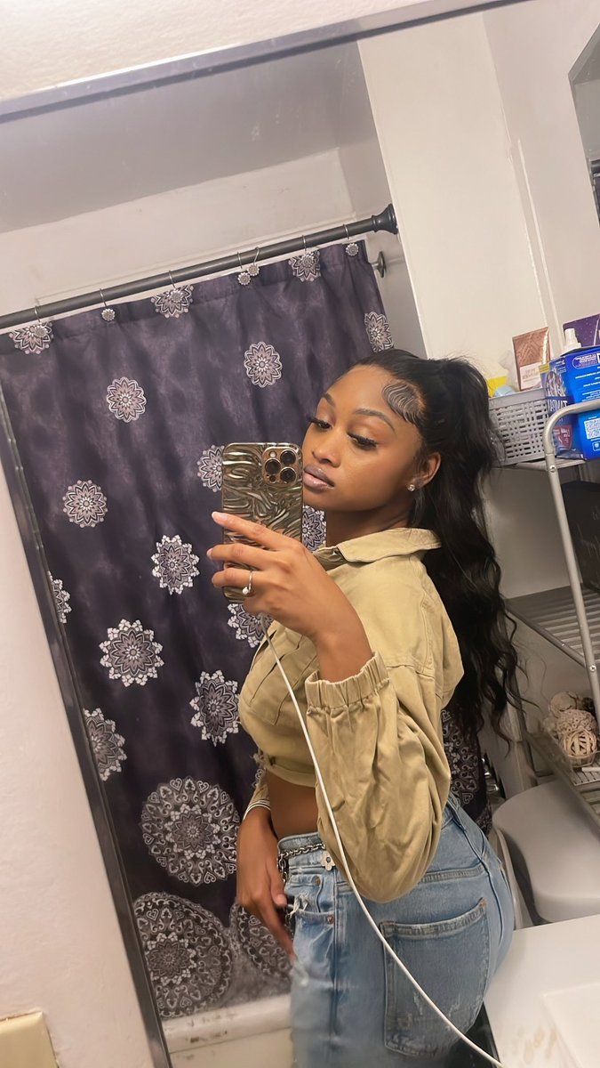 👩🏽‍❤️‍💋‍👩🏽 tweet media