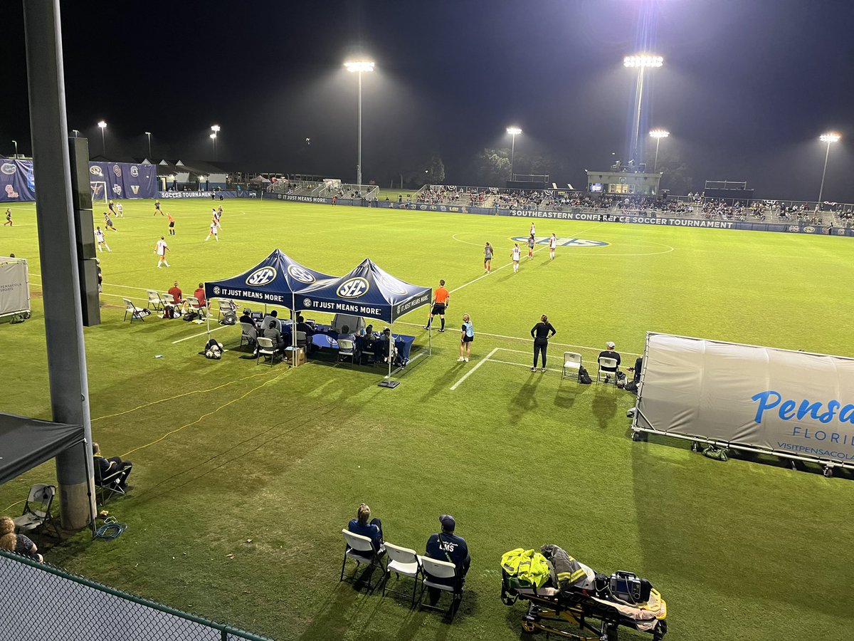 Aualum9496's tweet photo. Just had a phone conversation discussing synthetic fields vs natural.  I am a firm believer that natural is safer for the athletes.  Divots and grass tufts save athletes from injuries.  #ItJustMeansMore #StrongerTogether https://t.co/ma1Xh6vLw3