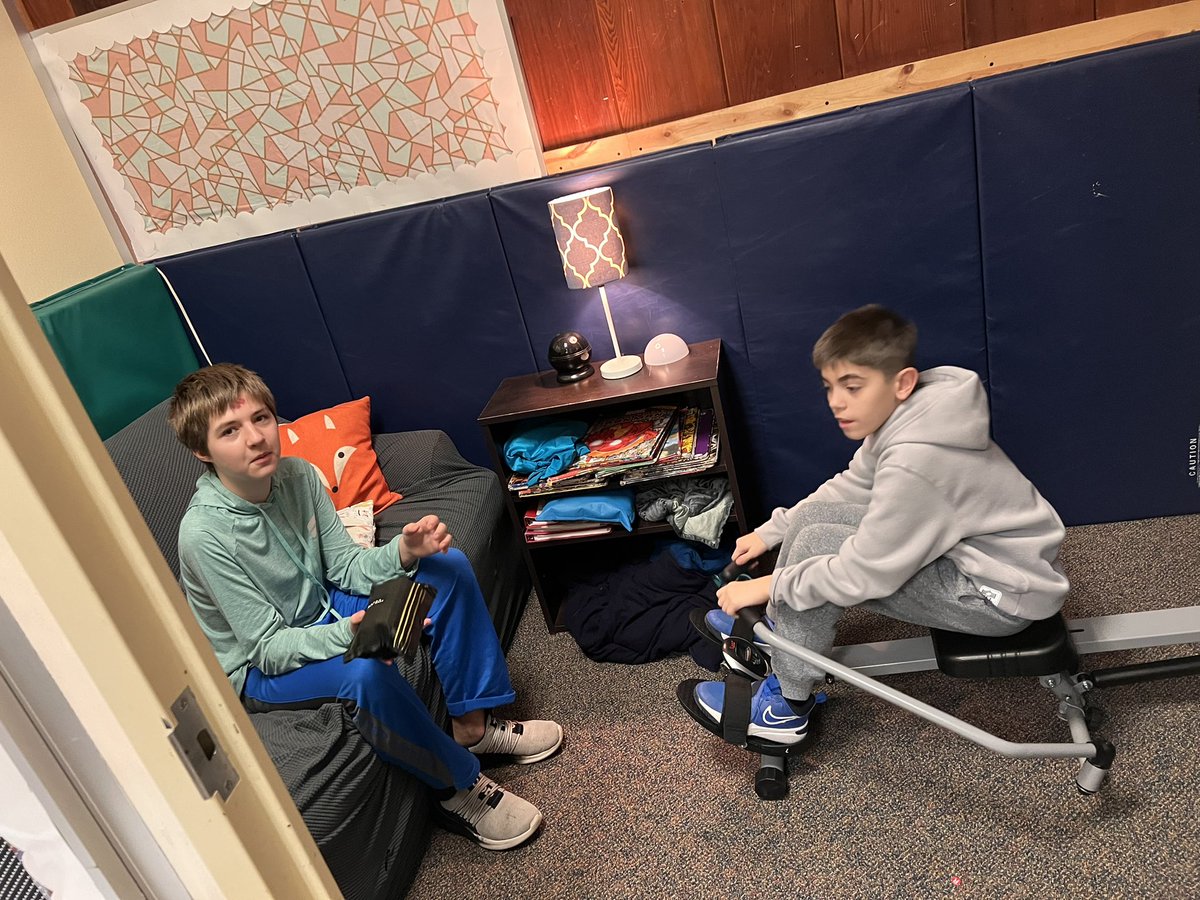 Morning time with our Teammates peers! Love the interaction and excitement from everyone involved 💚😊#NordoniaRocks <a href="/LEelementary/">Lee Eaton Intermediate Knights</a>