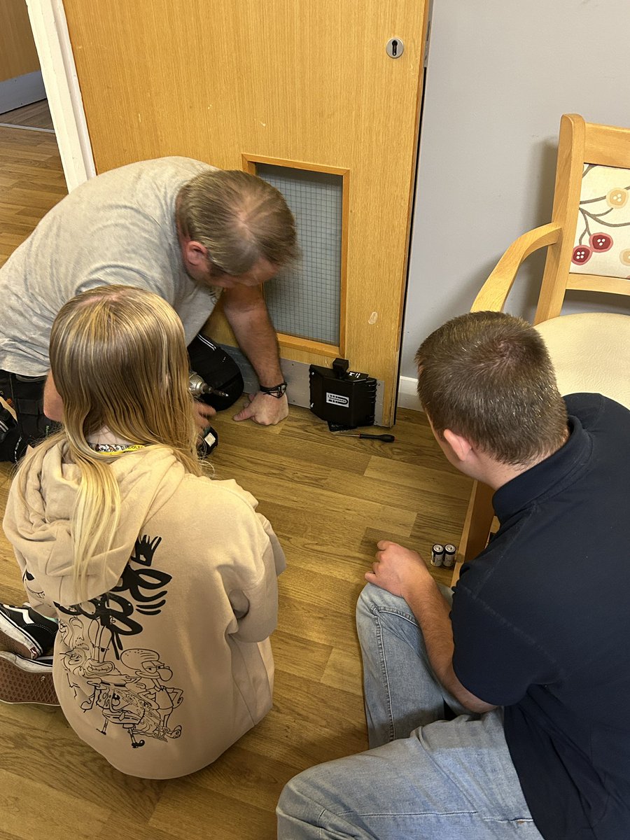 First day of placement with <a href="/HafodCare/">Hafod Care</a> for two #ILS learners <a href="/coleggwent/">Coleg Gwent</a> #TLZ
got stuck in with jobs straight away at #Plas y Garn. Enjoyed #jobcoaching the learners. 
Thank you to all the staff who made us so welcome today. #employabilityskills #learningonthejob