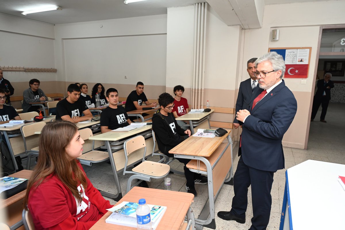 Aydin_MEM's tweet photo. ▪️Bakan Yardımcımız Sayın Dr. Ömer Faruk YELKENCİ, M��dürümüz @ekicis20 ile beraber Aydın Fen Lisesini ziyaret etti etti. 

Sayın Bakan Yardımcımız, Türkiye Yüzyılı Maarif Modeli vizyonuyla yapılan çalışmaları değerlendirerek eğitim hedeflerimizi birlikte ele alma imkanı yakaladı. https://t.co/mJZbxQFpSu