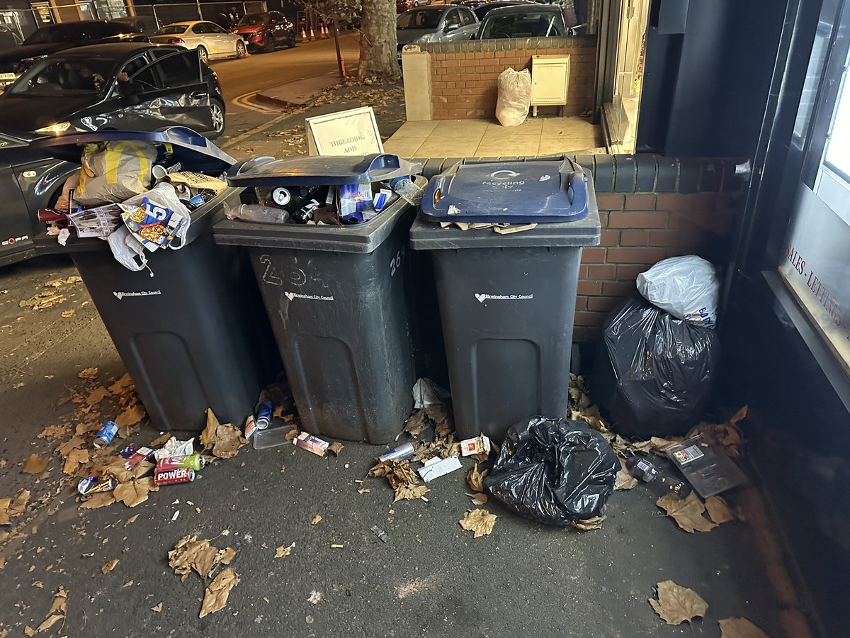 3 weeks missed collection outside 264-266 Alum Rock Road <a href="/BCC_Help/">BCC Customer Service</a>  can you get this collected please