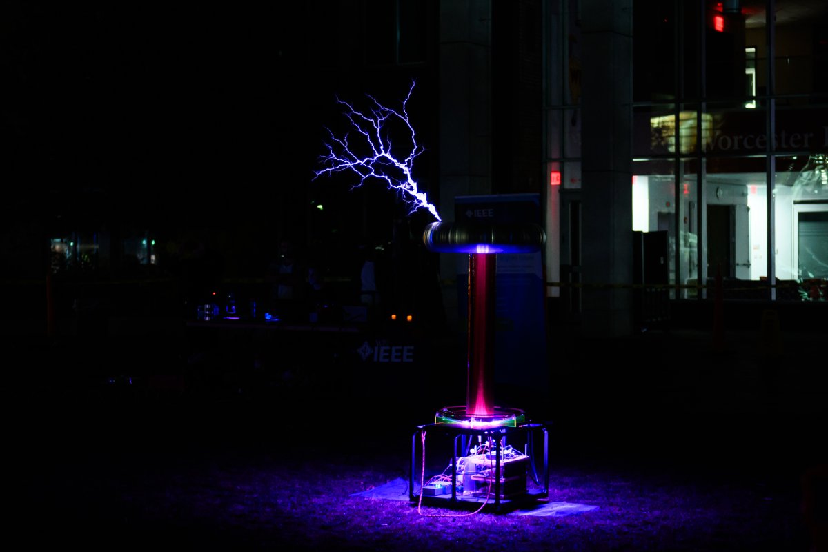 Hey goats, did you catch @WPIieee's super exciting Spooky Sparks event on Halloween night? It was electrifying! 🎆🎃