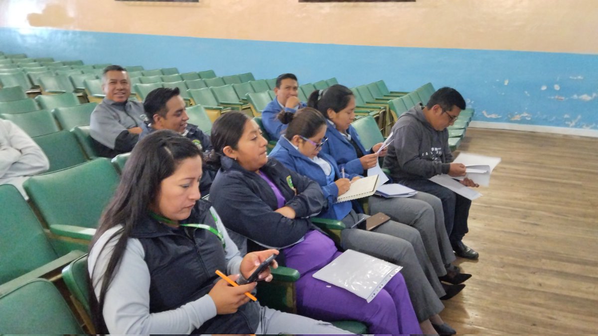 gadguano's tweet image. #ComiteParitario 

En acción colaborativa con el GADM-C Guano, el Comité Paritario institucional se reunió el miércoles 06 de noviembre, para analizar bajo normativa el clima laboral y salud mental dentro de la municipalidad.
#GuanoDelFuturo #COPASST #ClimaLaboral