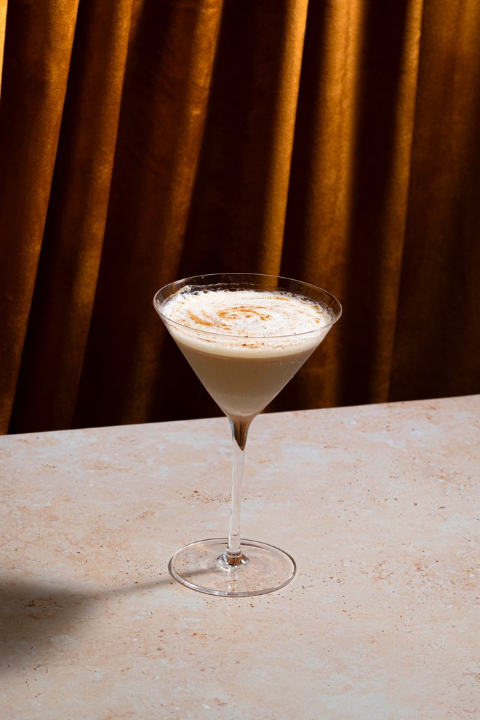 Stir up some fall vibes with our Pumpkin Spice Latte Cocktail made with E11EVEN Vodka 🍂 #E11EVENVodka #FallCocktails #PumpkinSpiceLatte