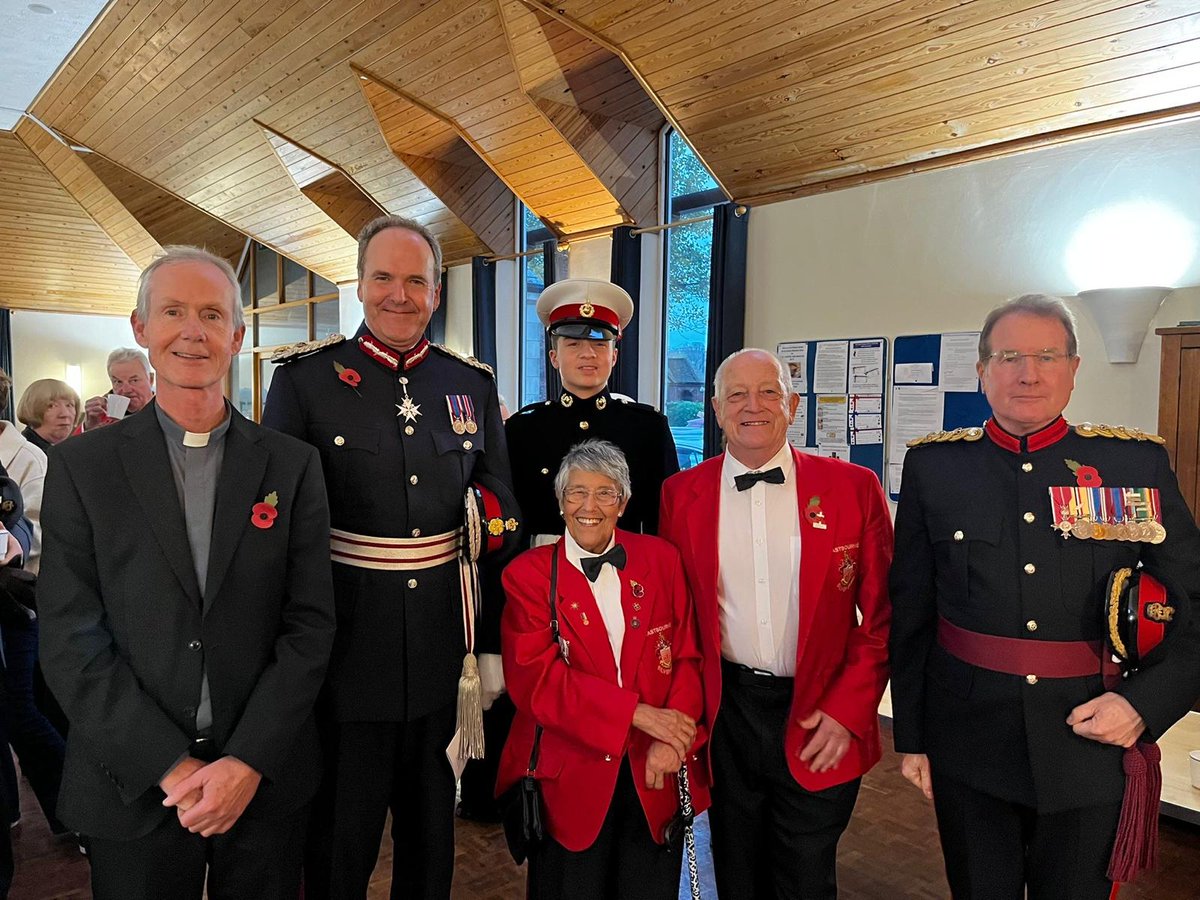 At the weekend, the Lord-Lieutenant attended two #Remembrance events ahead of Remembrance Day. 

On Saturday, he attended the Festival of Remembrance in Forest Row and on Sunday he jointed The Mayor of Eastbourne for the Eastbourne Silver Band's Concert of Remembrance.