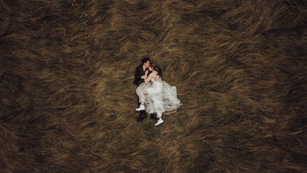 another wedding pic cause why not 😚