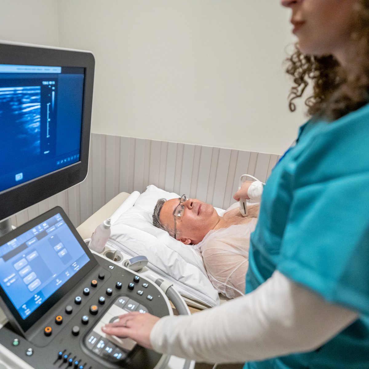 CIHI_ICIS's tweet image. With an aging population and staffing struggles hampering efforts to reduce #WaitTimes, Canadians waited longer for priority procedures in 2023 compared with pre-pandemic levels. Read more and explore the data in this @longwoodsnotes article: ow.ly/OTzF50TX7l8
