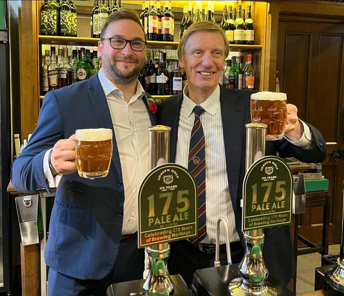 Great to get Richard Kershaw, CEO of  <a href="/JosephHolt1849/">Joseph Holt Brewery</a> to see their 175th anniversary brew on tap, in the HoC bar.

Richard is 6th gen’ of the family to manage Holt’s, back to the original Joseph Holt who founded the brewery in 1849 (who came from Unsworth in Bury South!)

1/2