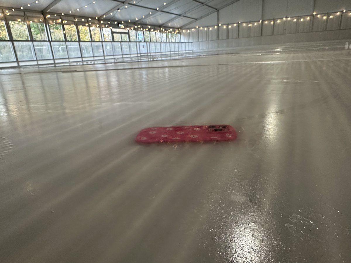willenlake's tweet photo. Noooooooo! Just when everything was going so well! #epicfail 🙈
One of the team’s daughter’s phone is on ice—literally—someone is in big trouble!
At least she now has the coolest phone in town!?
#WillenOnIce #FrozenPhone #prayforsteve https://t.co/Pr3SwXpt15