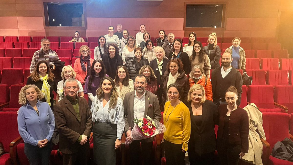 Kadıköy Bld Çocuk Koruyucu Ruh Sağlığı Merkezi ortaklığıyla düzenlediğimiz Halka Yönelik Ruh Sağlığı Toplantıları’nda bu ay Cerrahpaşa Tıp Fakültesi’nden Prof. Dr. Burak Doğangün’ü ağırladık, ergenlik dönemi ve ruhsal sorunlarını konuştuk. Bir sonraki toplantımız 2 Aralık’ta!