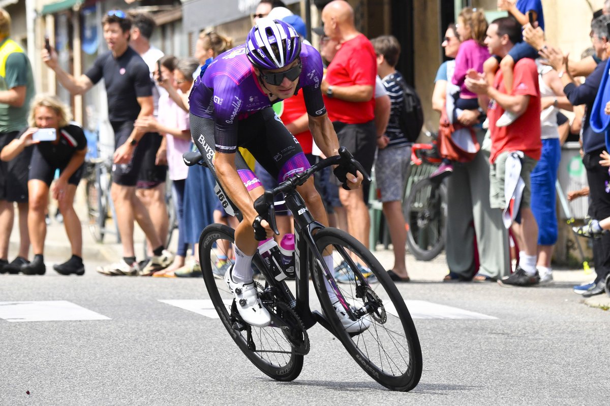 BurgosBH's tweet photo. Karel Vacek no seguirá en el Burgos BH en 2025 👋🏻

🇨🇿 El checo se estrenó como morado el pasado mes de febrero

Juntos soñamos con el triunfo en Legutio en la #Itzulia2024 🤩

¡Thank you for everything, Karel! 💜 https://t.co/6IzfWmhO0N