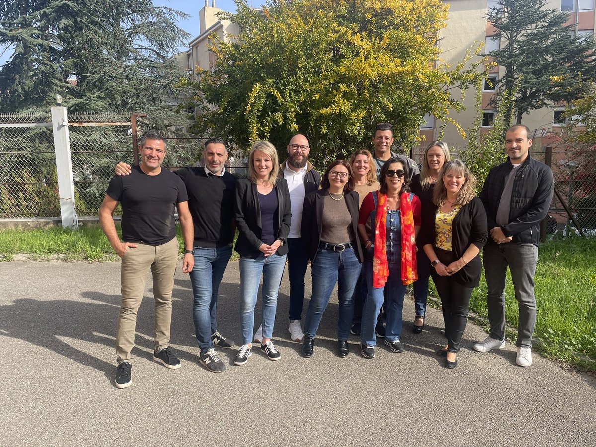 Ce matin notre squadra ambassadeurs du numérique <a href="/OrangeCorse/">Orange Corse</a> était réunie à <a href="/VilleCorti/">Ville de Corte - Cità di Corti</a> pour préparer les ateliers 2025 en partenariat avec la <a href="/MLBastia/">Mission Locale de Bastia</a> <a href="/HubCorsica/">Hub Corsica</a> <a href="/citaportivechju/">Cità di Portivechju</a> <a href="/FTravail_Corse/">France Travail Corse</a> 
#cyberhacelement #Cybersecurité #supercodeurs 👍
Merci à nos salarié engagés 🤩