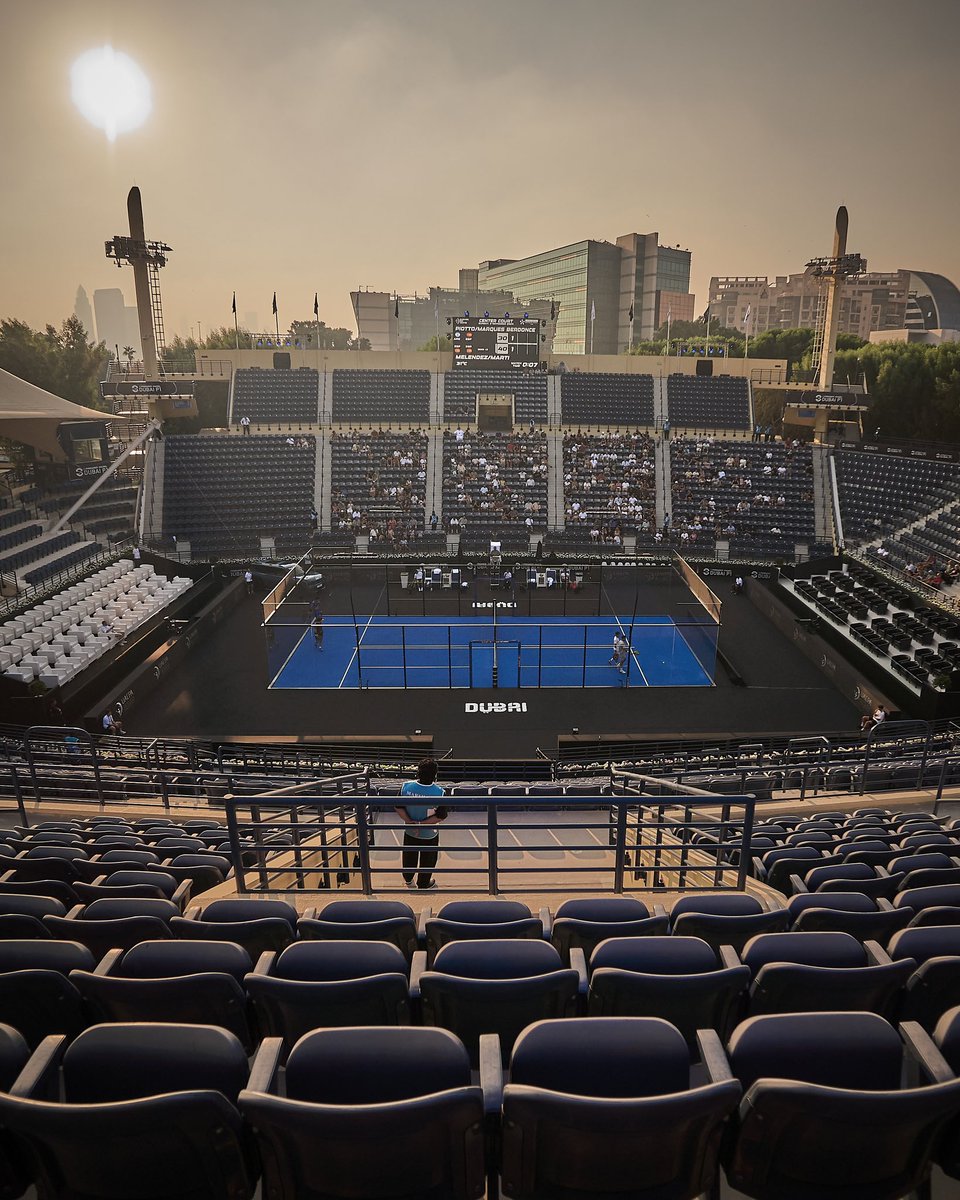 Ya estamos en octavos!!! 
Victoria en nuestro primer partido en #DubaiPremierPadelP1