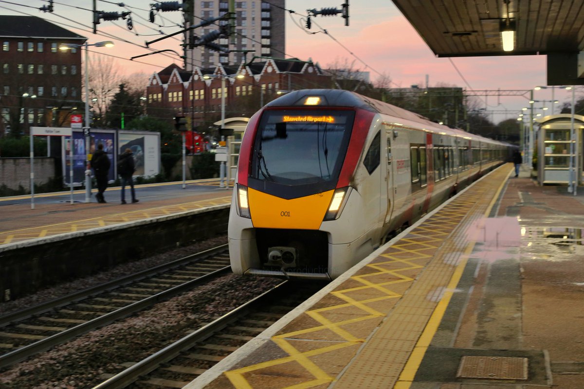 Need a distraction from the election tweets? I gotcha covered in the form of 745001 shot last December, I'm a huge fan of these trains! They're damn good looking too!