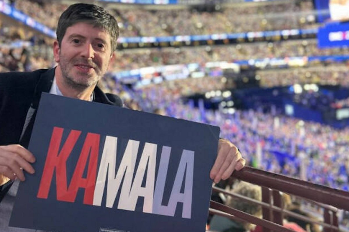CarmeloFerrara's tweet photo. Il nuovo Fassino... https://t.co/HyDJiD8E8Q
