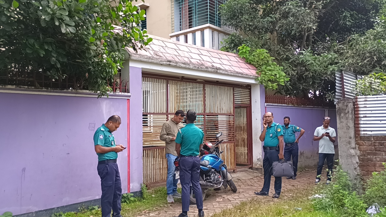 কাশিমপুরে চারতলা ভবন থেকে দুই যুবকের গলাকাটা লাশ উদ্ধার