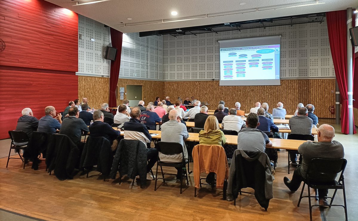 📚 Comité Syndical du 05/11/24  📚 
Les élu(e)s se sont réunis pour échanger sur les actualités suivantes :
✔️ Administration générale 
✔️ Ressources humaines 
✔️ Communication 
✔️ Électrification rurale - concession
✔️ Finances 
✔️ Éclairage public
✔️ Transition énergétique