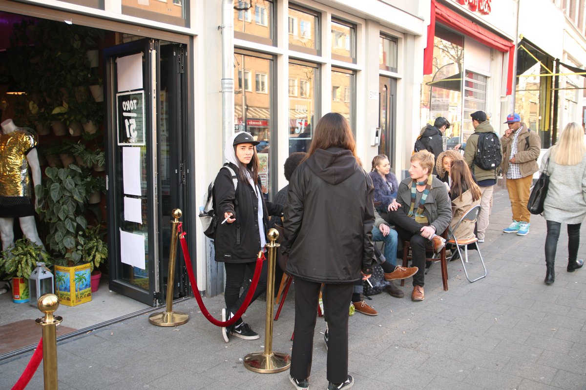 Even lekker het terras op bij Toko 51 om een frisse neus te halen—met heerlijk weer erbij!⛅🎶

#Toko51 #OudeWesten #Rotterdam #Creativiteit #WestKruiskade #CretopiaRotterdam
#poppodium #kunst #cultuur