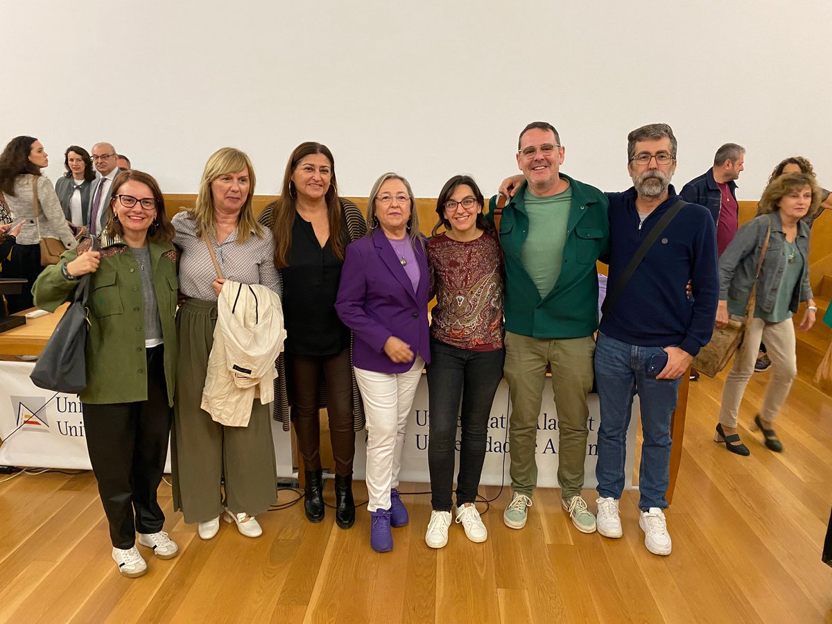 ehr_ua's tweet photo. Hoy toca felicitar a las compañeras y los compañeros que han tomado posesión de sus plazas en la @UA_Universidad. Después de muchos años de trabajo y dedicación, su esfuerzo obtiene recompensa y la UA gana con excelentes profesionales que ven su puesto de trabajo consolidado. https://t.co/yuVxpzBuv0